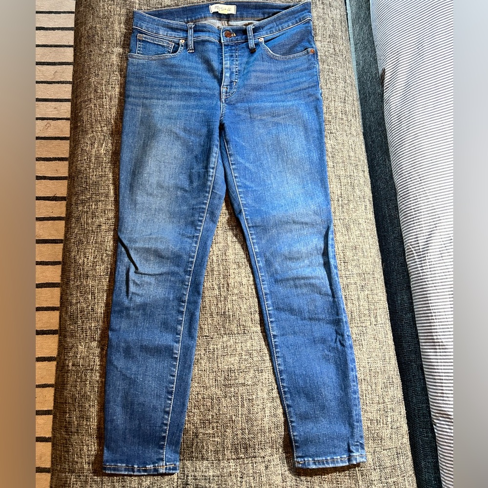 EUC size 30P Madewell 8” rise Skinny Jean